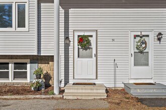 74 Derryfield Rd in Derry, NH - Building Photo - Building Photo
