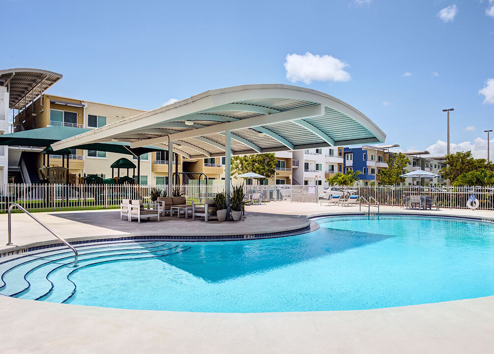 Sophia Square in Homestead, FL - Building Photo