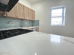 928 18th Ave-Unit -1 in Newark, NJ - Building Photo - Building Photo