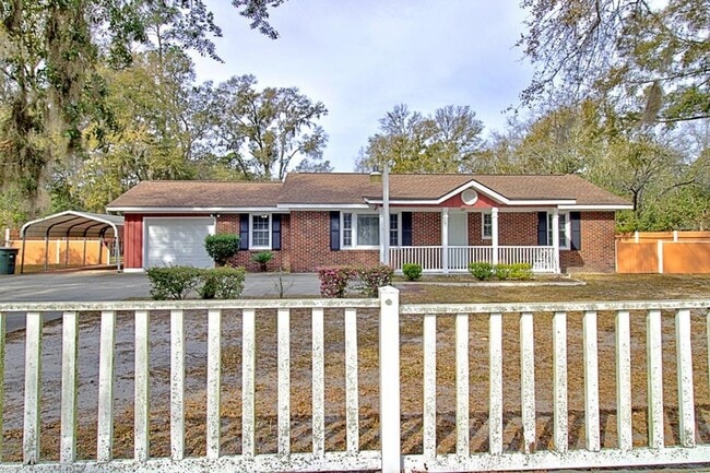 property at 607 S Main St