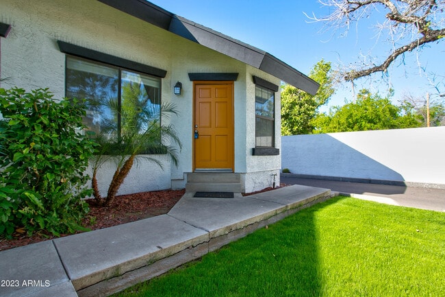 2215 W Augusta Ave in Phoenix, AZ - Building Photo - Building Photo