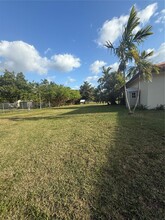 20890 SW 240th St in Homestead, FL - Foto de edificio - Building Photo