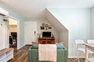 1041 NW Connell Ave in Hillsboro, OR - Building Photo - Building Photo