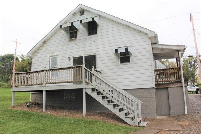 180 W Church St in Wintersville, OH - Foto de edificio - Building Photo