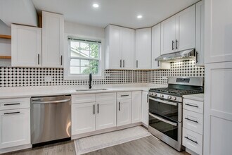 3110 Winchester Ct E in Aurora, IL - Building Photo - Building Photo