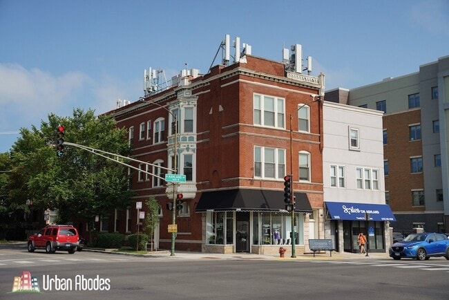 3559 N Ashland Ave, Unit J02W