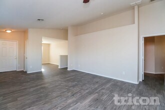 1602 S 65th Glen in Phoenix, AZ - Building Photo - Building Photo