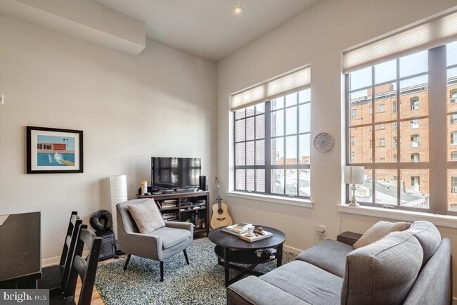 412 S 13th St in Philadelphia, PA - Building Photo - Building Photo