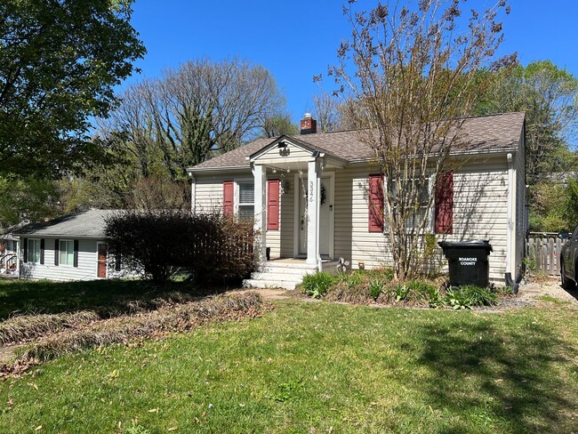 property at 3346 Westmoreland Dr