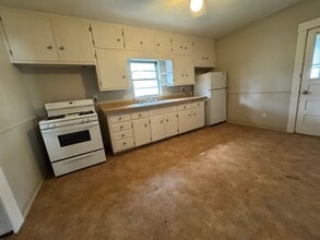 1020 18th Ave in Moline, IL - Building Photo - Building Photo