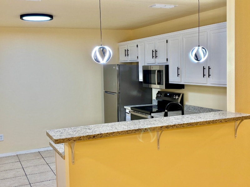 108 Shannon Cir, Unit D in Del Rio, TX - Foto de edificio