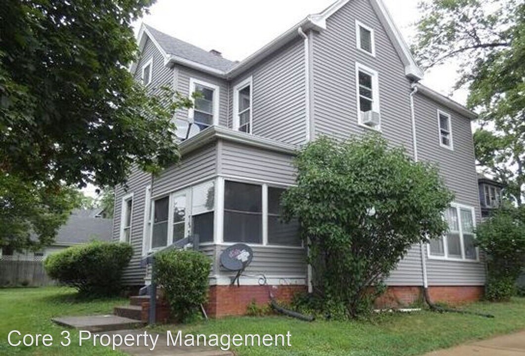 723 W Armstrong Ave in Peoria, IL - Building Photo