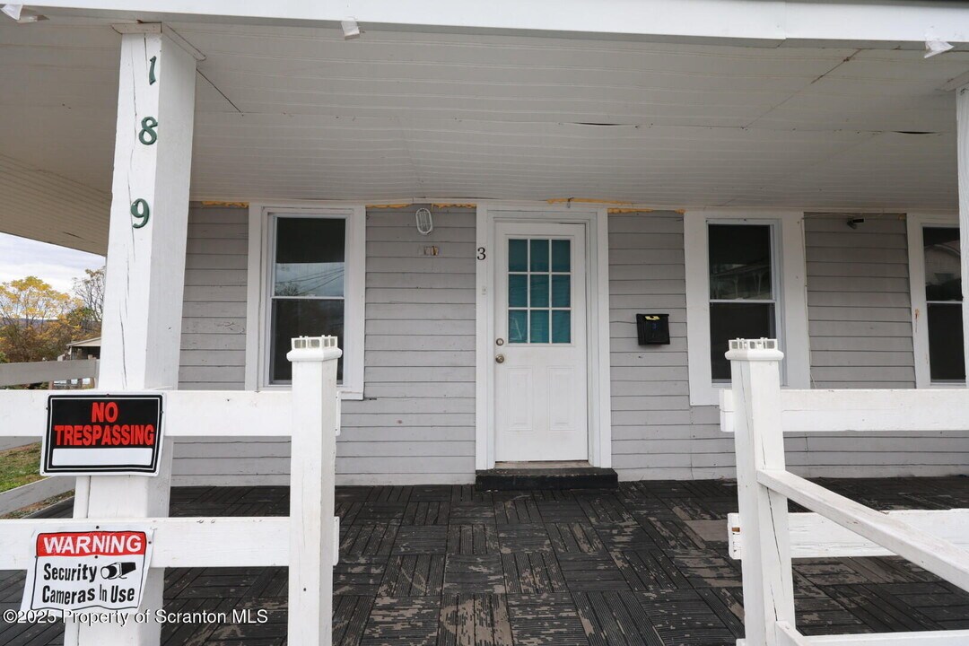 189 Nottingham St in Plymouth, PA - Building Photo