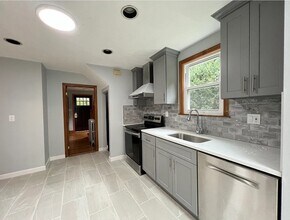 663 Union St in Braintree, MA - Building Photo - Building Photo