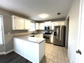 3604-3604 Meadowlake Dr in Bryant, AR - Building Photo - Building Photo