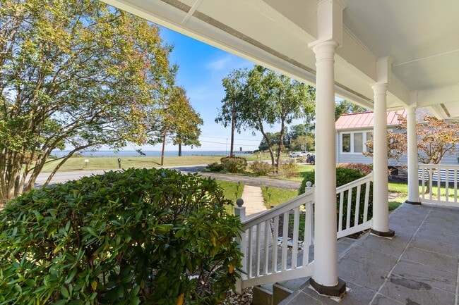 627 Walnut Ave in North Beach, MD - Foto de edificio - Building Photo