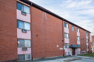 14134-14136 33rd Ave in Flushing, NY - Foto de edificio - Building Photo