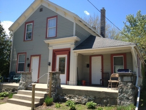 131-133 Diamond Ave SE