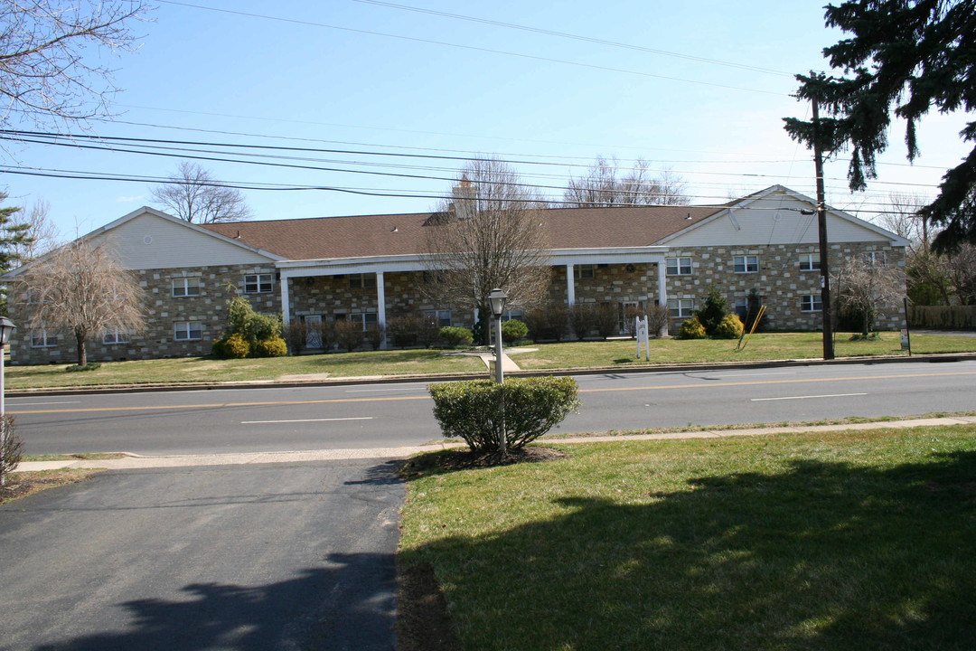 MADISON HOUSE in Hatboro, PA - Building Photo