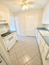 1255 E County Line Rd in Jackson, MS - Foto de edificio - Building Photo