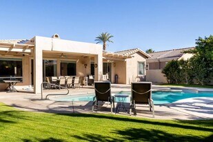40741 Avenida Solana in Palm Desert, CA - Building Photo