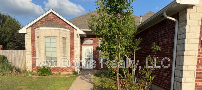 608 N Cherokee Way