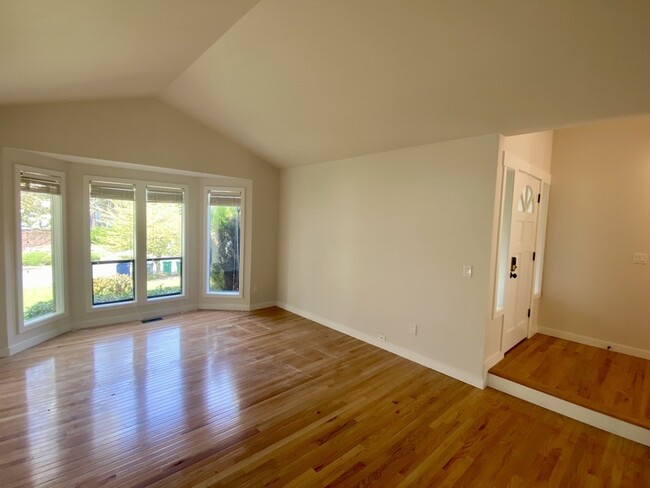 650 Jasmine Pl NW in Issaquah, WA - Building Photo - Building Photo