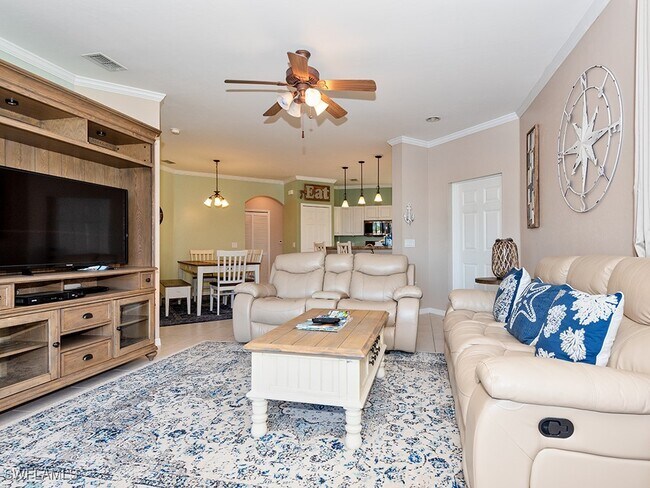 6215 Wilshire Pines Cir in Naples, FL - Building Photo - Building Photo