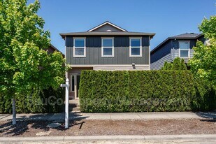 2973 25th Ave in Forest Grove, OR - Building Photo