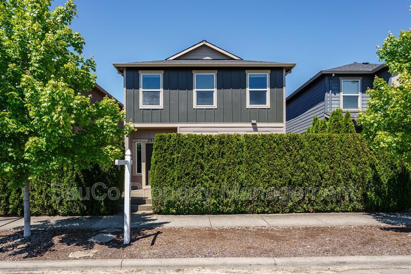 2973 25th Ave in Forest Grove, OR - Building Photo