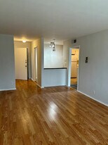 Hilton Arms in Dallas, TX - Building Photo