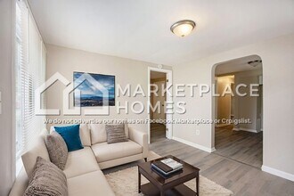 8242 Jackson Ave in Warren, MI - Building Photo - Building Photo