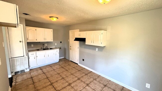 896 Leacrest Ave in Memphis, TN - Building Photo - Building Photo