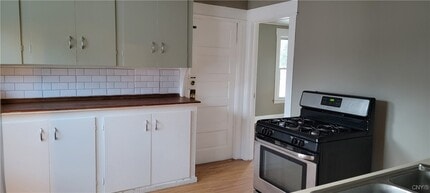 417 Highland Ave in East Syracuse, NY - Building Photo - Building Photo