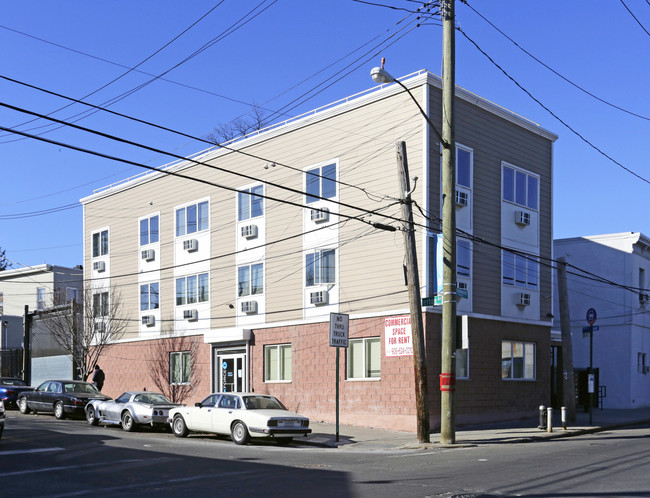 1972 Richmond Ter in Staten Island, NY - Building Photo - Building Photo