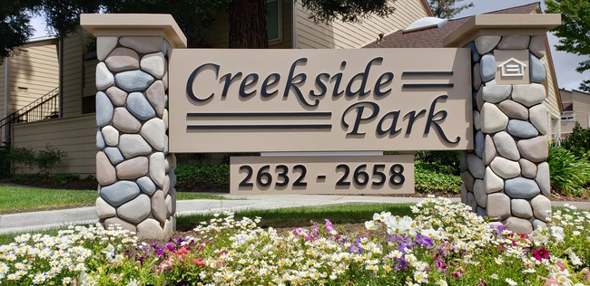 Creekside Park Apartments in Napa, CA - Foto de edificio - Building Photo