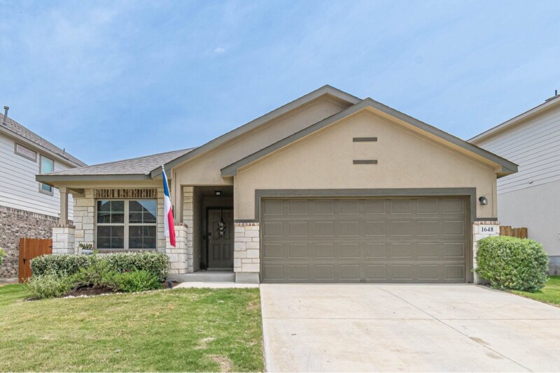 1648 Stone House in New Braunfels, TX - Building Photo