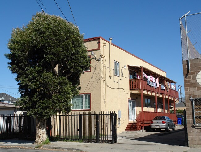 28-30 6th St in Richmond, CA - Foto de edificio - Building Photo