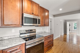 200 Brock St-Unit -2 in Manchester, NH - Building Photo - Building Photo