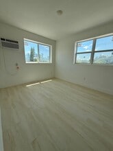 869 SW 2nd St, Unit A1 in Miami, FL - Foto de edificio - Building Photo