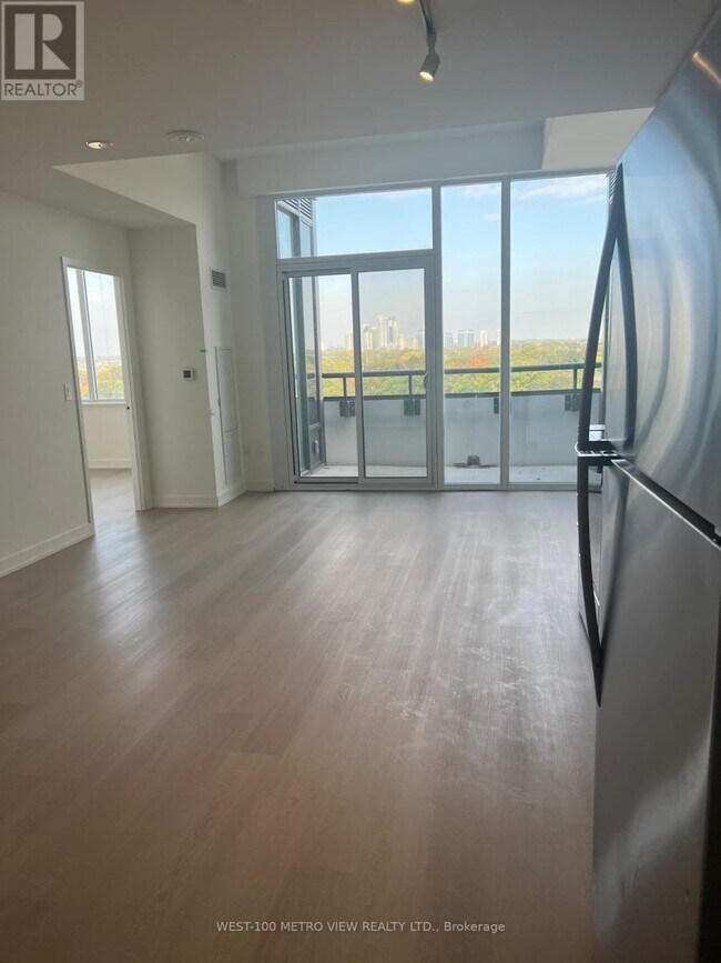 859 The Queensway in Toronto, ON - Building Photo - Building Photo