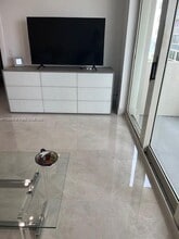 9499 Collins Ave, Unit # 509 in Surfside, FL - Foto de edificio - Building Photo