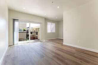 300 E Providencia Ave in Burbank, CA - Building Photo - Building Photo