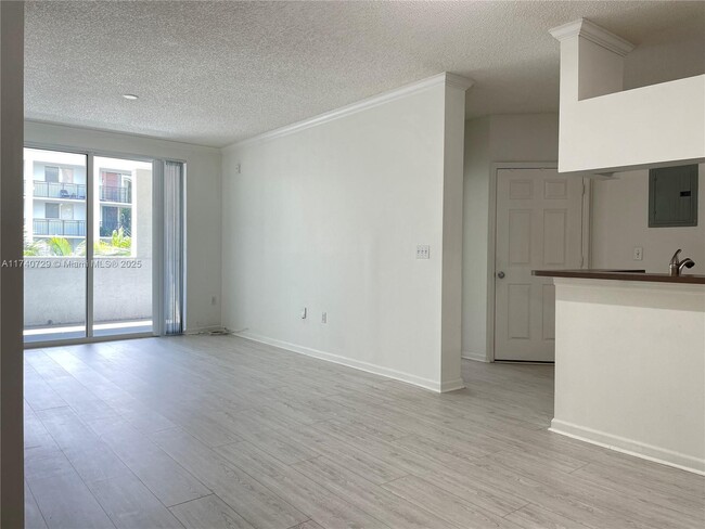 17125 N Bay Rd in Sunny Isles Beach, FL - Building Photo - Building Photo