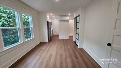 211 Horizon Ave, Unit 1 in Venice, CA - Foto de edificio - Building Photo
