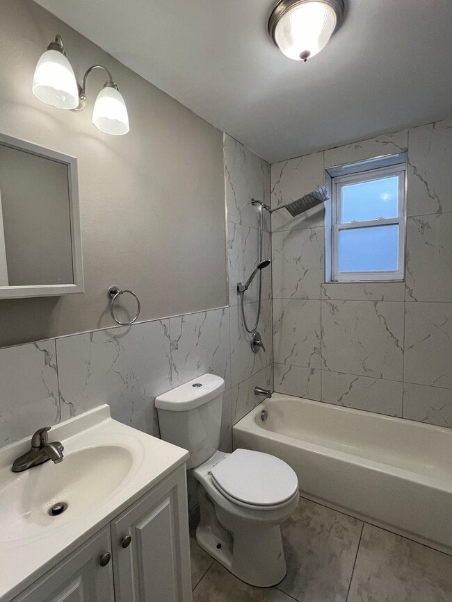 58 Steuben St, Unit 18 in East Orange, NJ - Foto de edificio - Building Photo