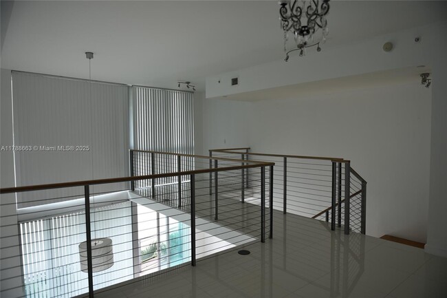 350 S Miami Ave, Unit 304 in Miami, FL - Building Photo - Building Photo