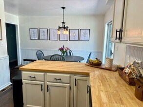 12511 Salisbury Rd in Ocean City, MD - Foto de edificio - Building Photo