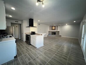 1911 Primrose Ln in Arlington, TX - Building Photo - Building Photo