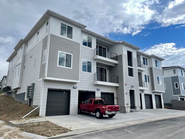 3855 Presidio Point in Colorado Springs, CO - Foto de edificio - Building Photo